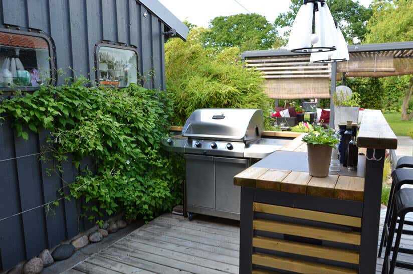 Grillecke Garten überdacht Ideen und Inspirationen für eine gemütliche Outdoor-Küche
