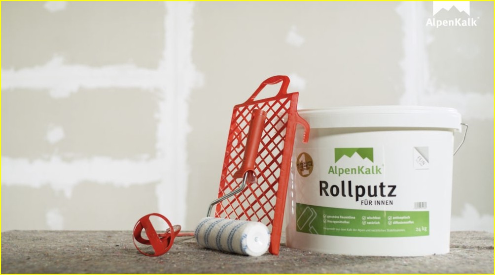 Alpenkalk Rollputz: Natürlicher Charme für Ihre Wände – FarbenWerk.at