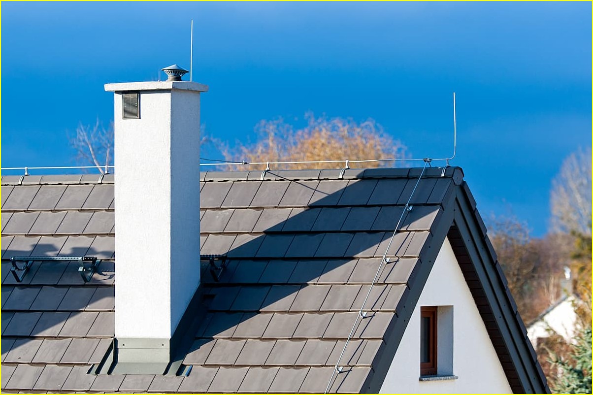 Blitzableiter Haus: Ultimativer Schutzschild gegen Naturgewalten () Blitzableiter Haus: Ultimativer Schutzschild gegen Naturgewalten