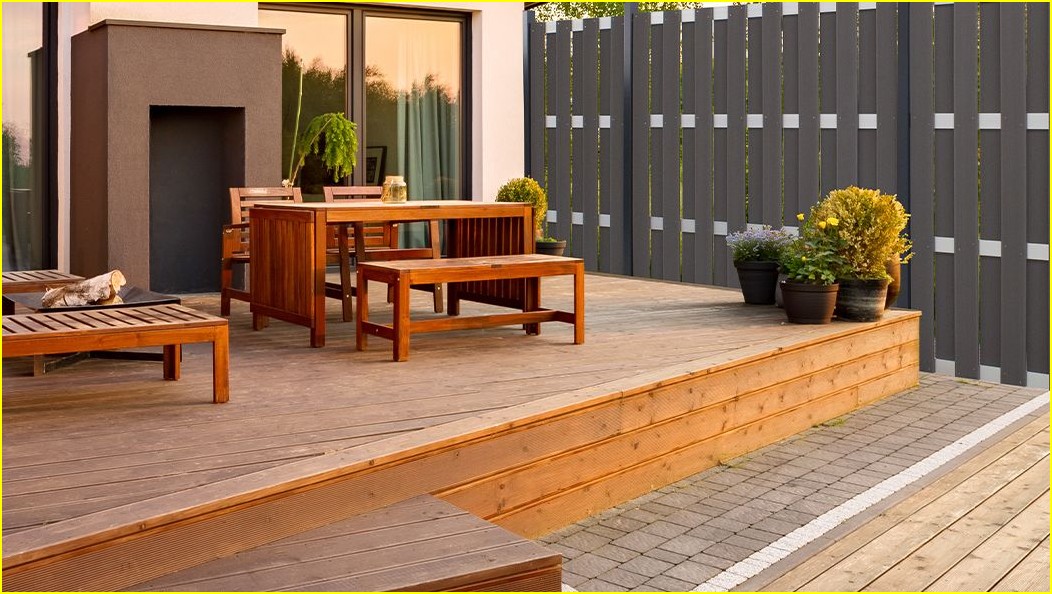 Erhöhte Terrasse Ideen: 10 kreative Designs für Ihr Outdoor-Paradies