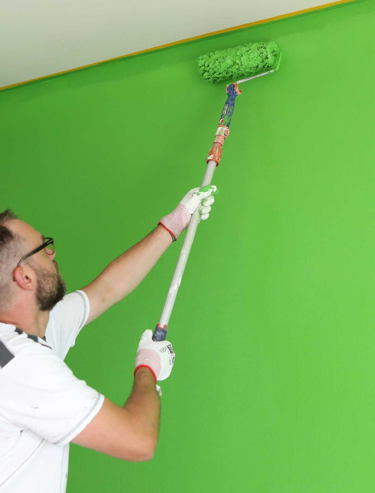 Wie man eine Wand vor dem Streichen grundiert – Schritt-für-Schritt