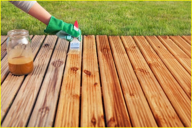 Holz lasieren: Profi-Guide für perfekten Schutz & strahlende Oberflächen